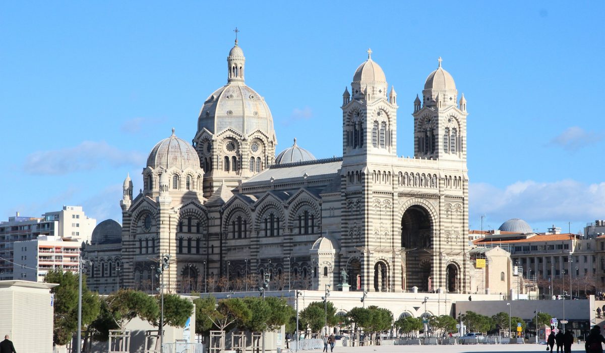 Basilique Marseille visite ville entre femmes