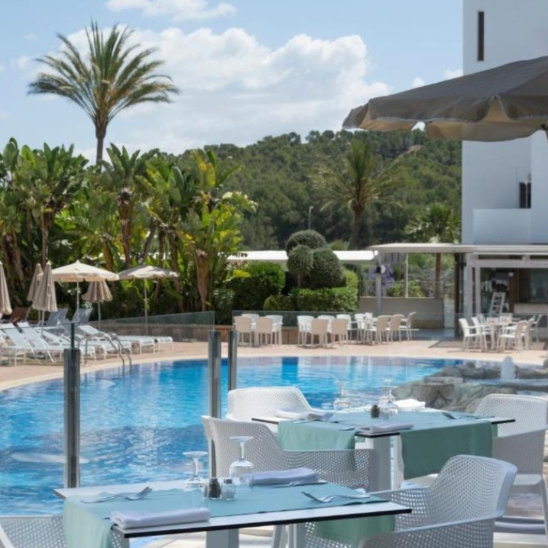 Piscine h&ocirc;tel s&eacute;jour entre filles Majorque