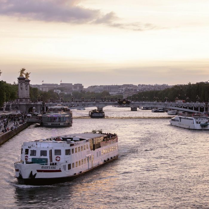 Croisière seine bateau Paris entre femmes