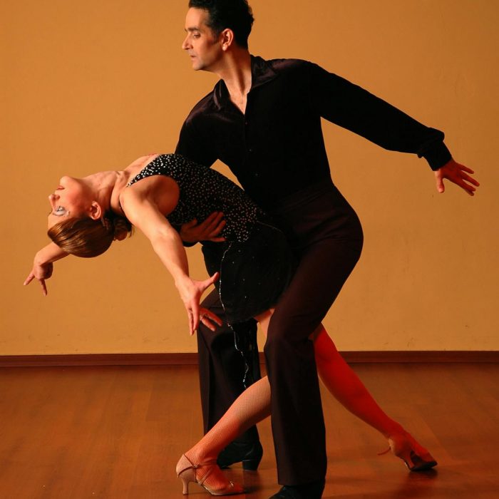 salsa danse latine activité entre femmes Bordeaux